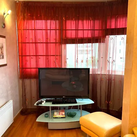 M&m Beachfront Apartman