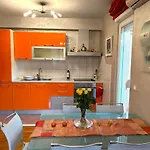 M&m Beachfront Apartment *