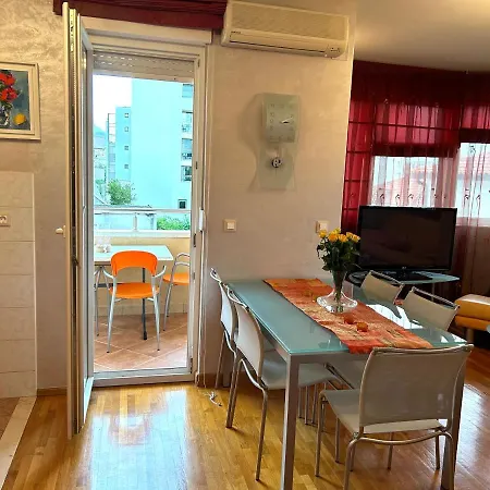 M&m Beachfront Apartment *